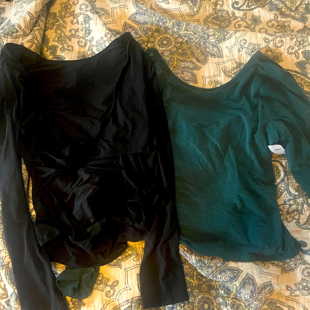 Set (2) gap long sleeve activewear shirts- knot/twist back size XL